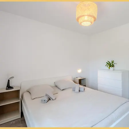 Daire Le Balcon Du Jura I T2 I *